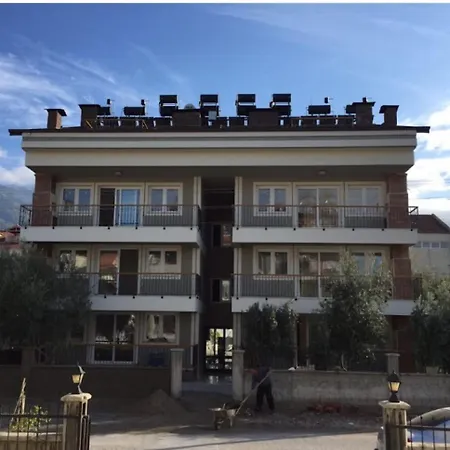3 Bedroom Close To Mall And Bus Station Apartament *