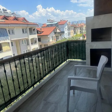 3 Bedroom Close To Mall And Bus Station Apartament *